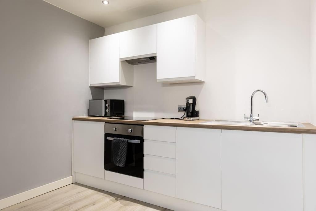 2 Bed Apartment With Pool Table Bradford  Exterior foto