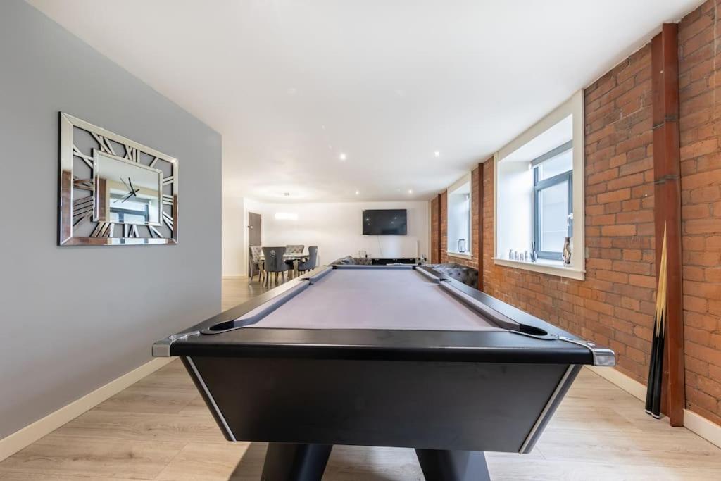 2 Bed Apartment With Pool Table Bradford  Exterior foto